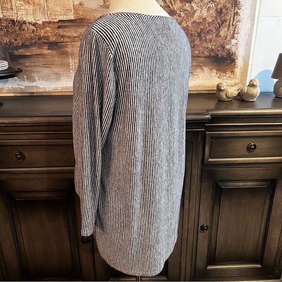 Westport Navy & White Stripe Top with Front Tied Knot size arge - Picture 5 of 7